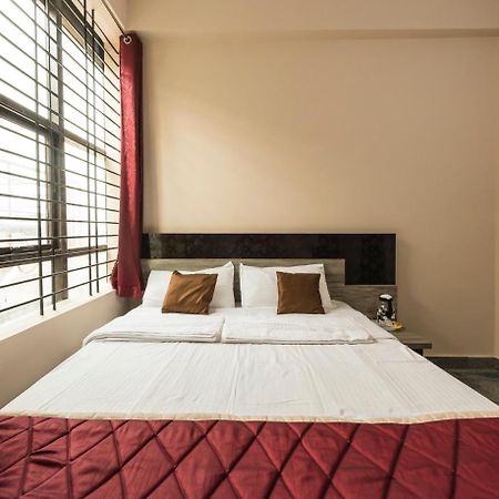 Oyo 9544 Hotel Crown Residency Mysore Exterior foto