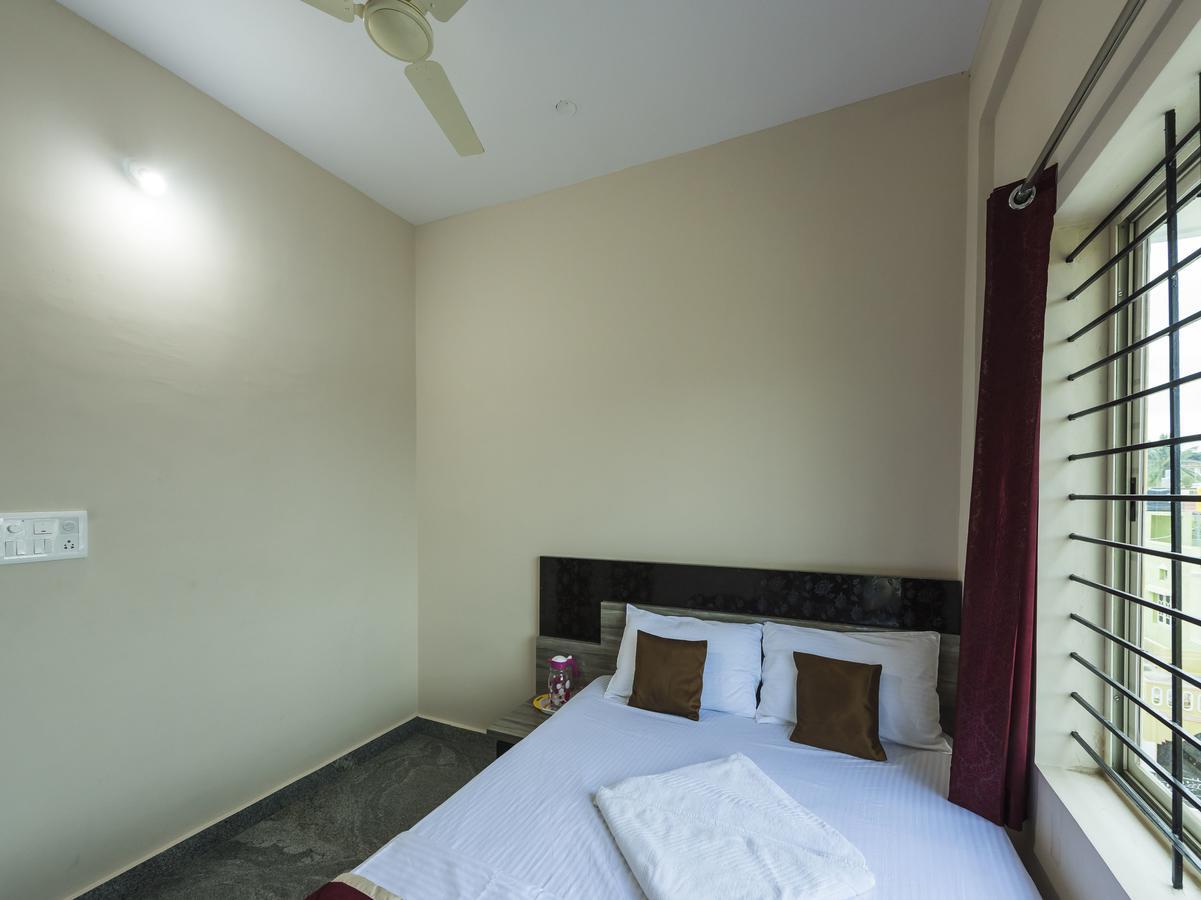 Oyo 9544 Hotel Crown Residency Mysore Exterior foto
